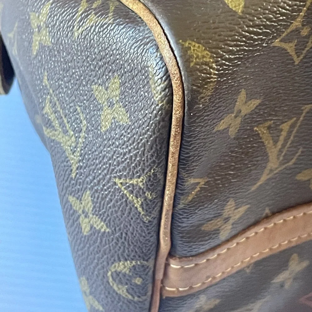 Louis Vuitton Vintage French Co. 1970 Monogram 35